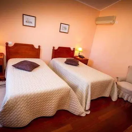 Rural A Quinta 3* Santo Antonio da Serra